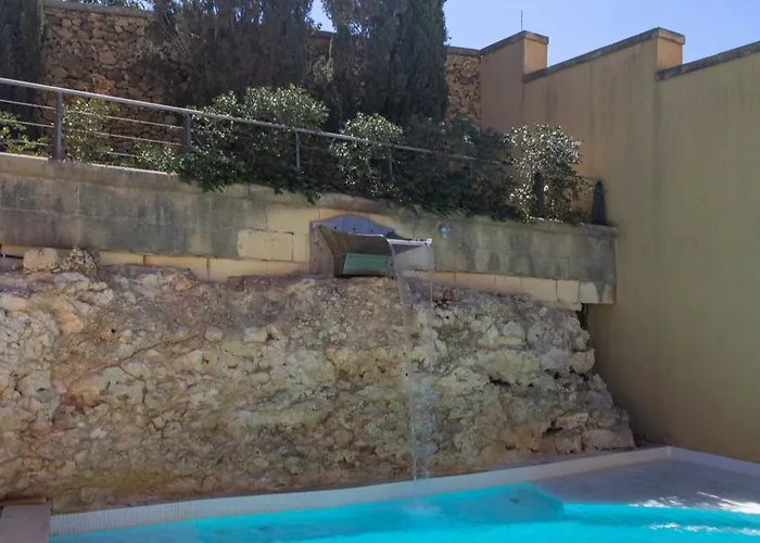 Onefifty 펜션 자프라